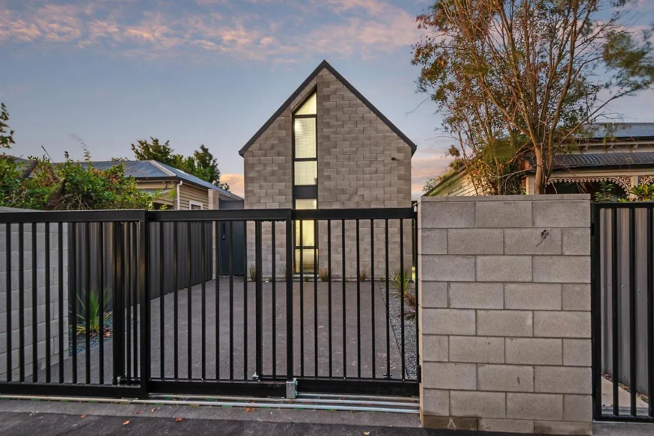 Derby Street Guesthouse Gaystay B&B Bed & Breakfast Christchurch